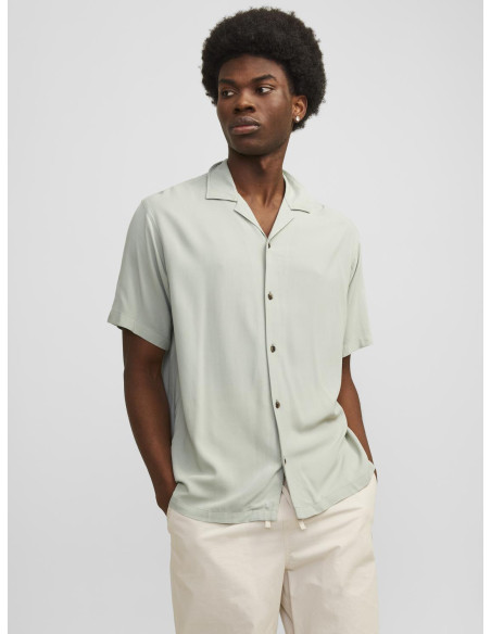 Jack & Jones - JJEJEFF SOLID RESORT SHIRT SS SN