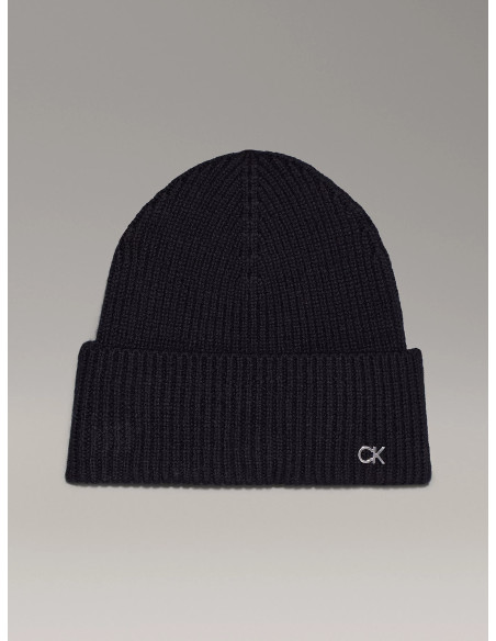 ქალის ქუდი CALVIN KLEIN - CK METAL CHUNKY RIB BEANIE