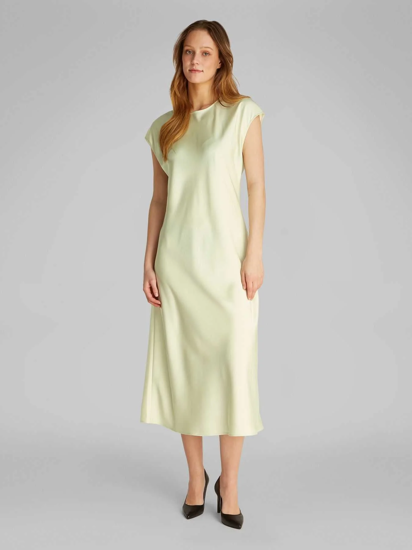 კაბა CALVIN KLEIN - MATTE SHINE SATIN SHEATH DRESS